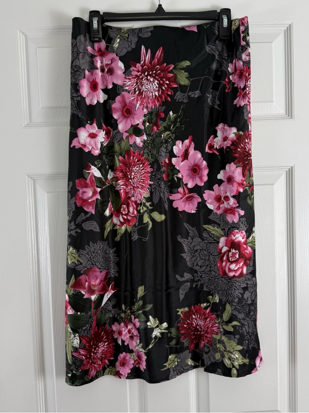 NEW Forgotten Grace Black Floral Knit Maxi Skirt with Pink & Red Blooms Large